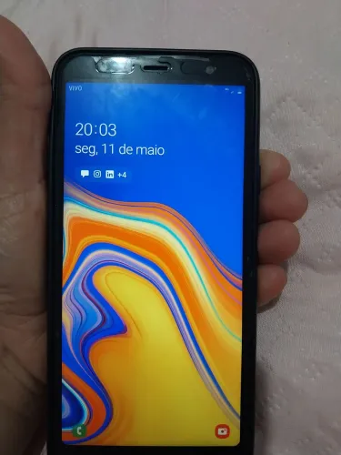 Celular Galaxy J4 +