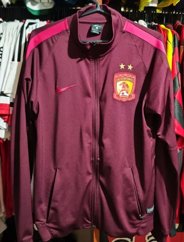 Agasalho do Guangzhou Evergrande 2016