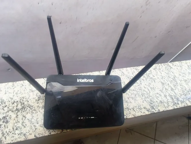Roteador semi novo