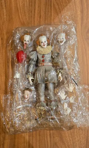 Pennywise - Neca (Bootleg) - não original e sem caixa