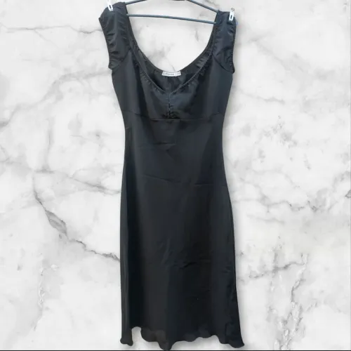 Vestido preto gótico romântico