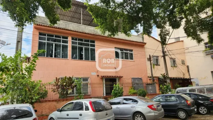 Ponta da Areia, casa 4 quartos, 1 suíte, 2 salas, terraço coberto.