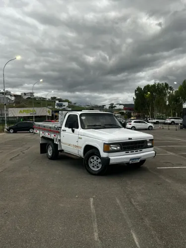 D20 1996 turbo de fábrica, segundo dono 