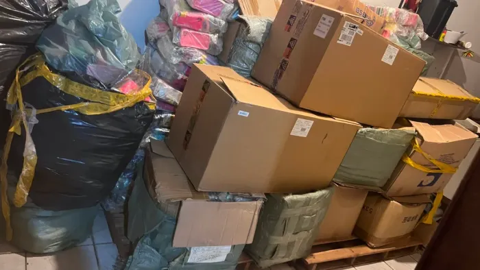 Vendo capinhas (fechamento de loja)