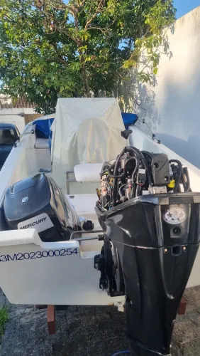 Vendo lancha com motor 40hp mercury