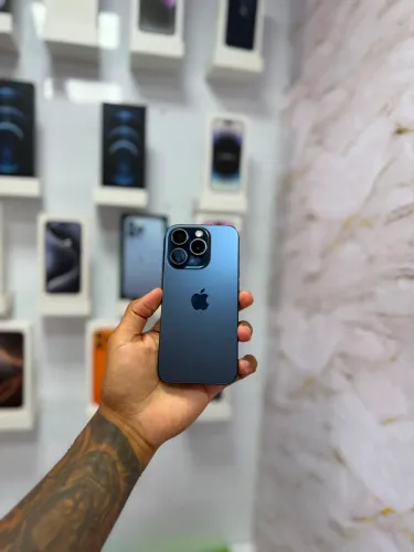 iPhone 15 Pro - 256GB  ? 3.599