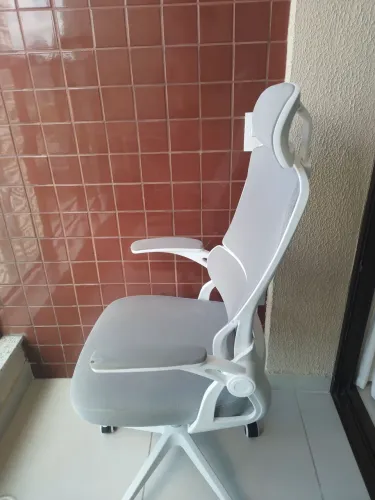 Cadeira gamer bem conservado ajustável