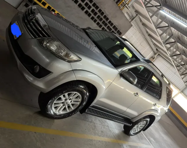 Toyota Hilux SW4 SR 4X2 2.7/ 2.7 Flex 16V Aut. 2015
