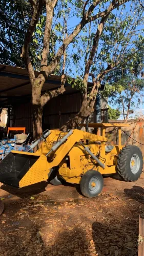 Carregadeira Pula Pula Ford 4600