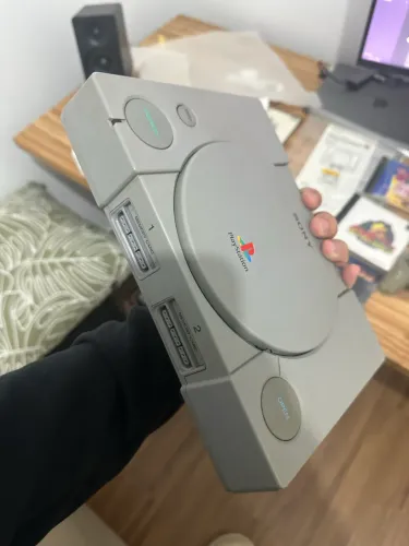 PlayStation 1 Japonês na Caixa