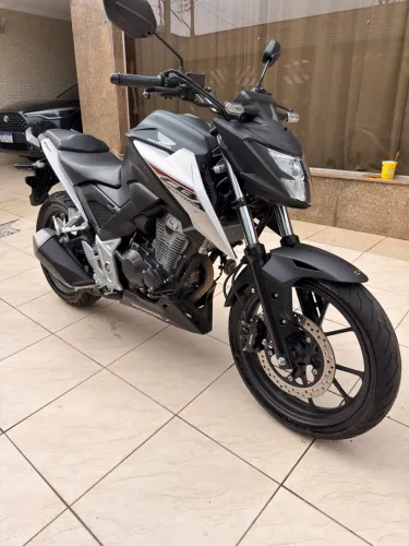 Honda CB 300f Twister Flex 2026