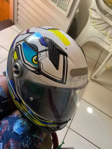 Capacete ls2 em ótimo estado pra vender ligeiro