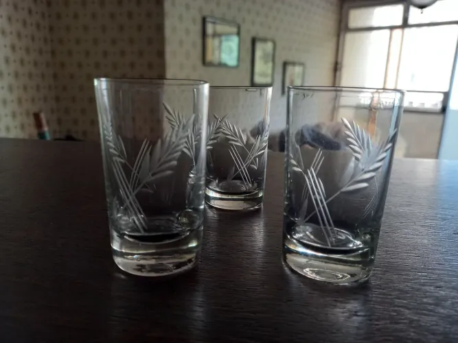 Taças de Licor em cristal lapidados à mão