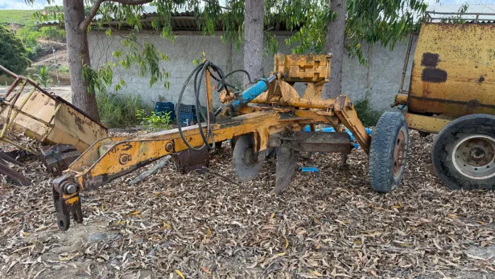 Subsolador florestal plantio de mamão e café