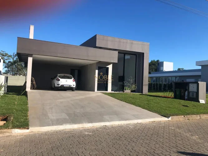 Casa nova e mobiliada no Reserva das Águas  Torres/RS