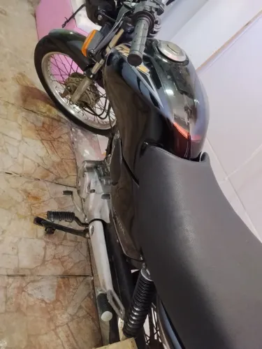 Vende-se Titan 2004