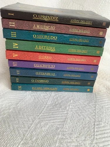 Coleção as aventuras do caça feitiço.