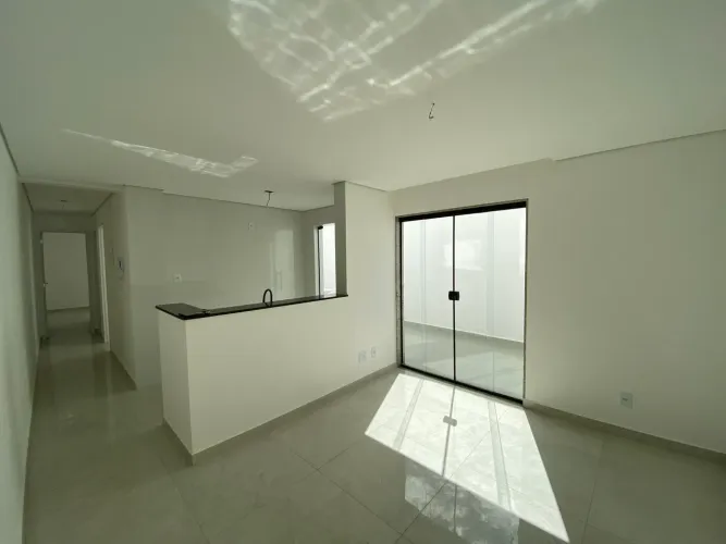 Apartamento 2 Quartos; 1 Suite; 2 Vagas Pilotis; Area privativa