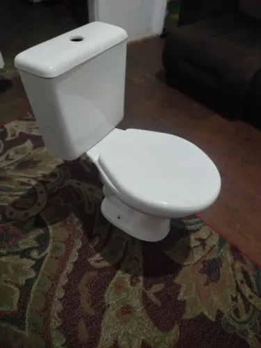 vaso com caixa acoplada em bom estado
