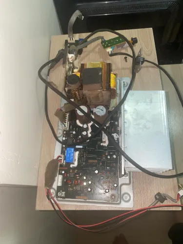 Vende-se fonte e módulo de potência para subwoofer 10polegadas Sony.