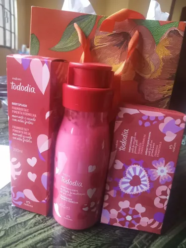 Kit natura todo dia body splash todo dia Framboesa e Pimenta Vermelha.
