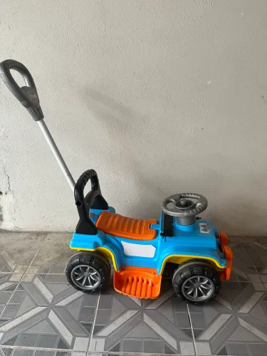 Carro de passeio Jip Jip