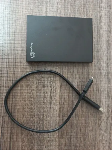 Hd externo 2 terá seagate 