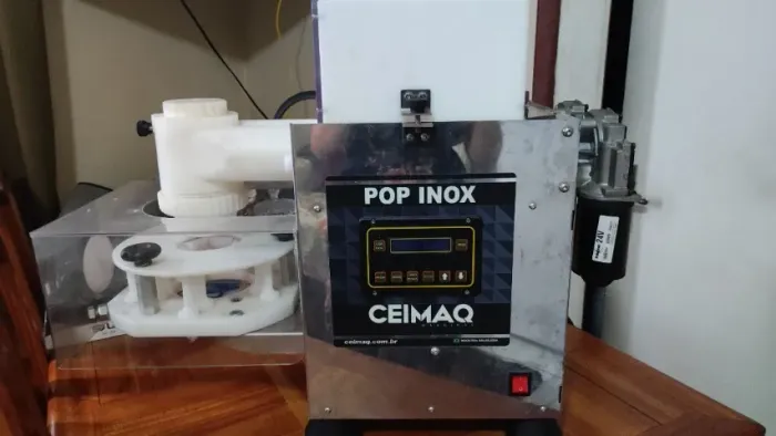 Máquina modeladora de salgados e doces