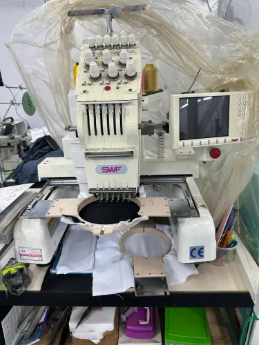 Máquina de bordado computadorizado swf ma6 profissional