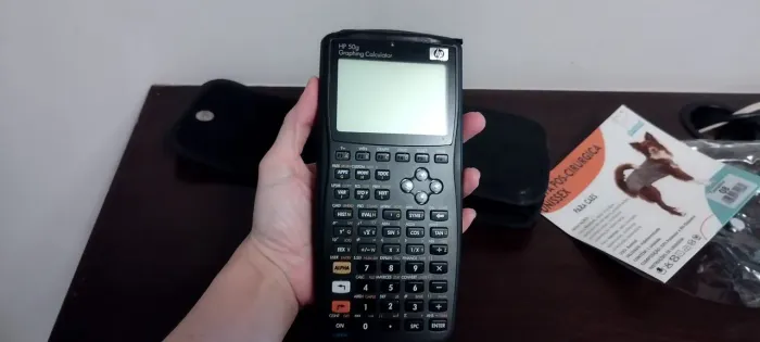 Calculadora gráfica HP 50g + Cartão de memória + pilhas + Case