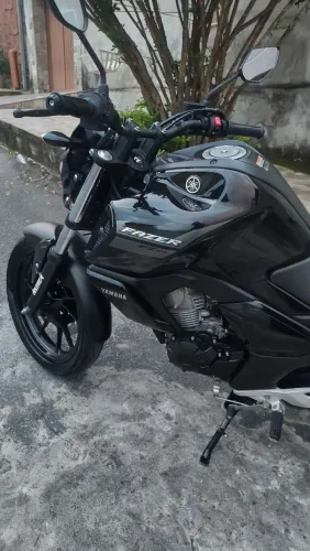 Yamaha FZ15 ? 1 ano e 7 meses de uso