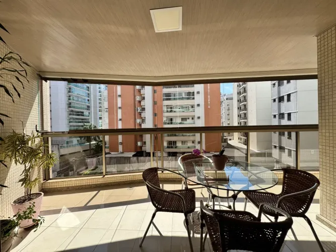 Apartamento a venda com 197 metros quadrados com 4 quartos em Parque das Castanheiras