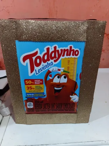 Vendo uma bolsa maluca nova