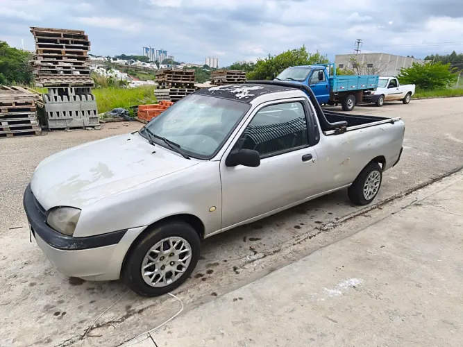 Ford Courier 1.6 L/ 1.6 Flex 2004