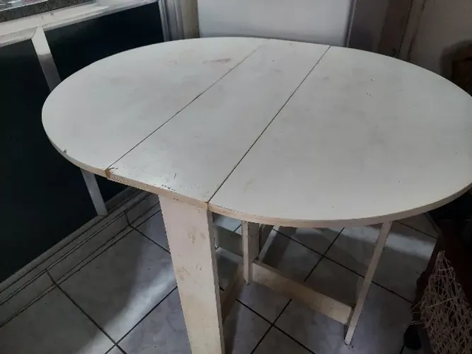 Mesa retrátil ideal para cozinhas e ambientes pequenos 