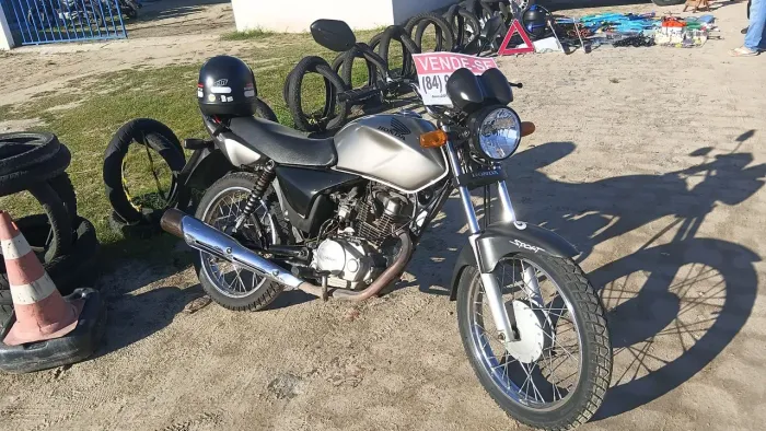 Vendo titan 150 2008.