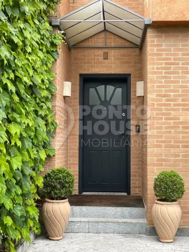Casa de vila à venda no Planalto Paulista, 3 suítes, 4 vagas, bem localizada