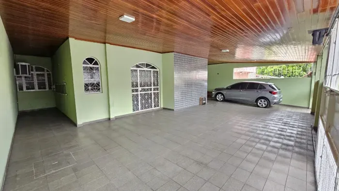 Casa Espaçosa no Dom Pedro I | 3 Quartos (2 Suites)+ Garagem Ampla