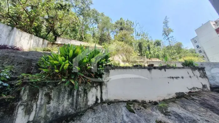 EXCELENTE DOIS QUARTOS COM VISTA VERDE!!!