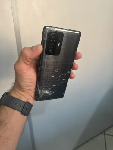 Celular Xiaomi MI 11T Pro (retirada de peças)