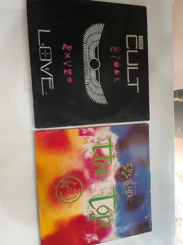 vendo 2 lp's 1 do the cult e 1 do the cure
