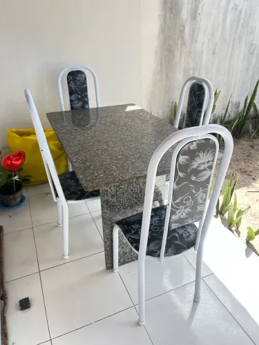 Mesa de mármore 4 lugares
