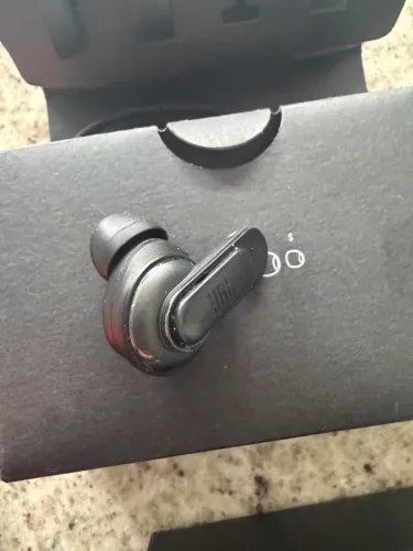 Jbl tour pro 2 apenas um fone do lado direito