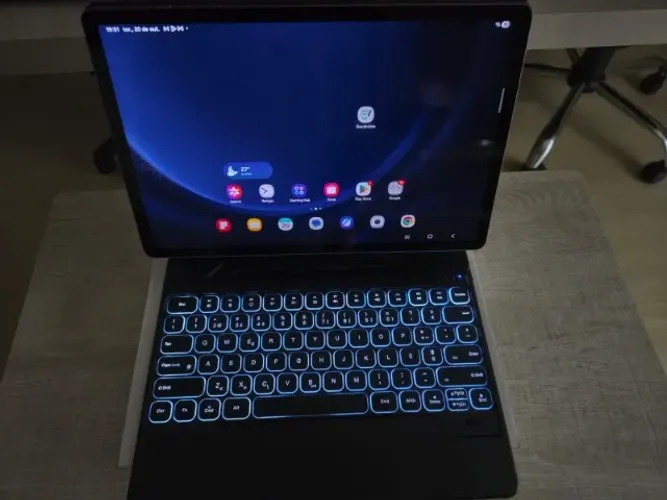 Samsung Galaxy Tab S9 FE+ 128GB + S Pen + Teclado Retroiluminado + Capa Original