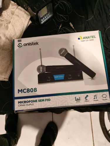 Mesa de Som Lelong 12 Canais + 2 Microfones Sem Fio