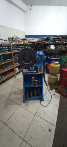 Maquina de prensagem de mangueiras