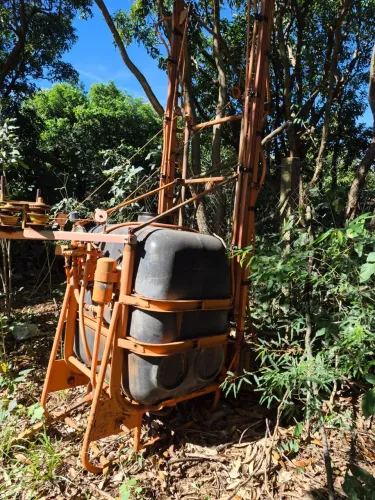 Pulverizador 600 lts