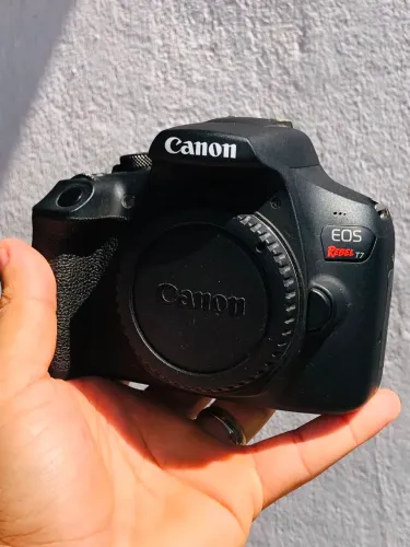 KIT FOTOGRAFIA E FILMAGEM PROFISSIONAL | CANON T7 + ILUMINAÇÃO E MICROFONE DE LAPELA