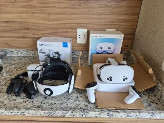 Meta Quest 3S 128 GB + BOBOVR S3 Pro Super Strap + bateria, Zerados, na caixa original!!