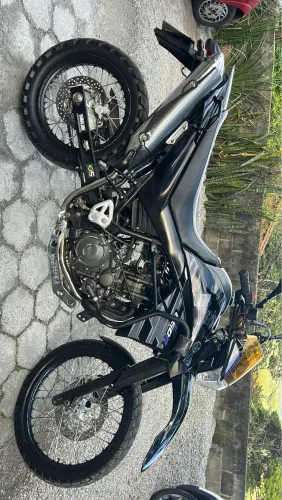 Vendo xt 660r vendendo pois estou em obra GOLPISTAS NEM MANDA MSG